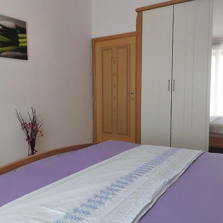 Beautiful Apartment 80 M From The Sea Marusici  Chambre photo